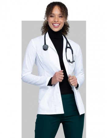 Bata médica de mujer blanca con botones - Uniformes para clínicas y  farmacias